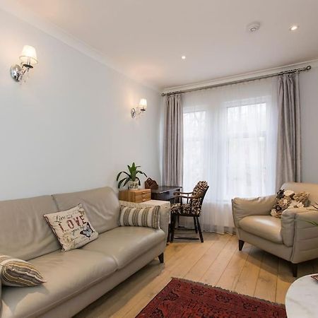 2 Bed Room Flat Near Westfield, West Londra Esterno foto