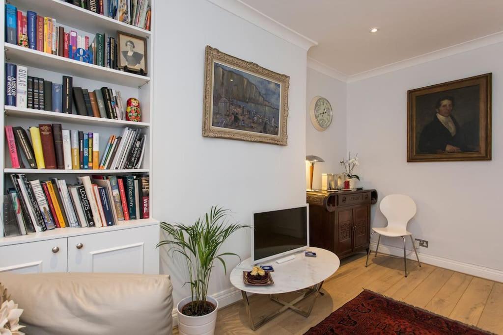 2 Bed Room Flat Near Westfield, West Londra Esterno foto